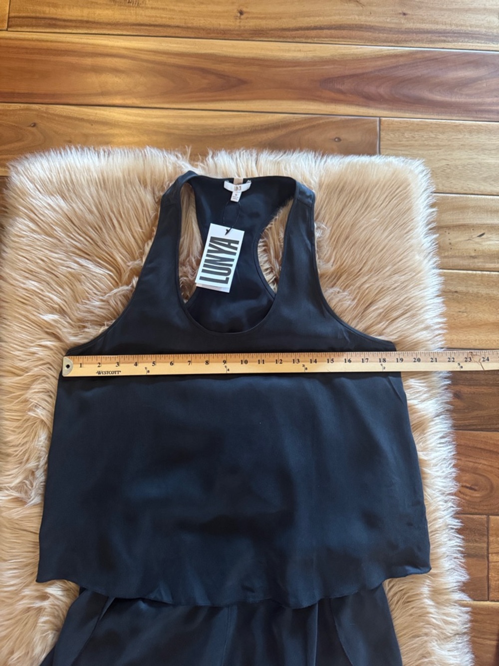 LUNYA NWT Washable Silk Tulip Back Short Set in Immersed Black Size Medium - Picture 6 of 14
